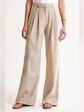 Abercrombie & Fitch Wide-Leg Linen Cargo Pants in Natural